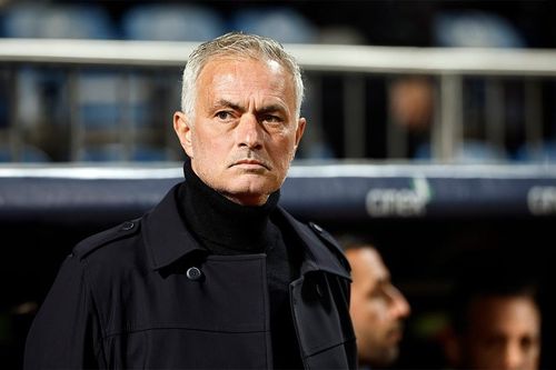 Mourinho nguy cơ vứt bỏ cả mùa giải