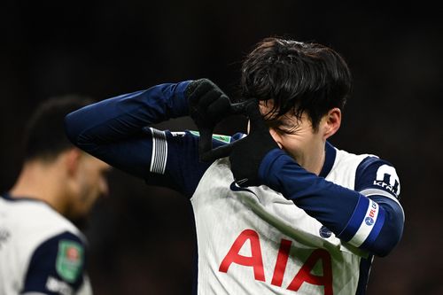Son Heung-min chưa bao giờ hết hot