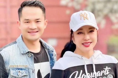 Lưu Hiểu Khánh bị tình trẻ chặn đường, chất vấn chuyện yêu đương