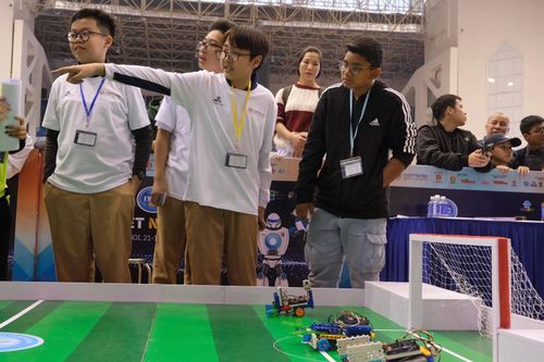 Học sinh 'trường làng' vô địch quốc gia STEM, AI và Robotics