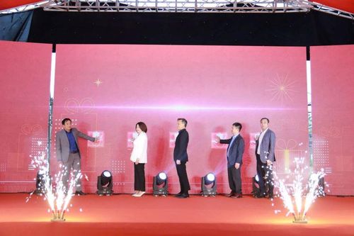 Hà Nội khai mạc Tuần hàng Việt 'Made in Vietnam 2024'