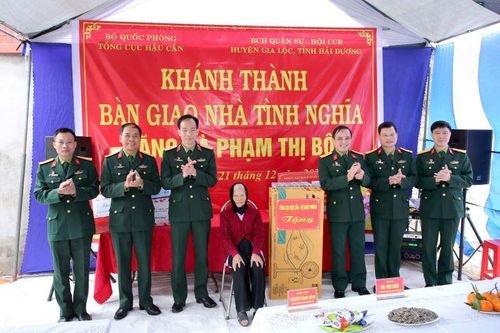 Tổng cục Hậu cần bàn giao 'Nhà tình nghĩa' tặng vợ liệt sĩ Phạm Đăng Thư