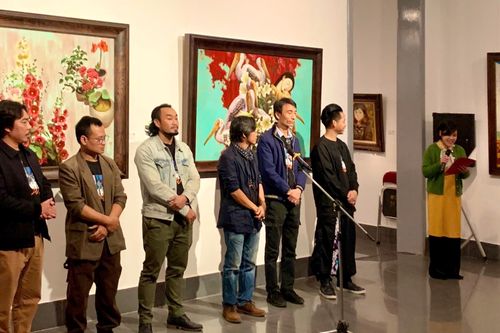 Triển lãm mỹ thuật 'Anh em': Đi tìm mình trong hội họa