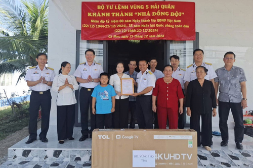 Ngôi nhà ấm áp tình đồng đội