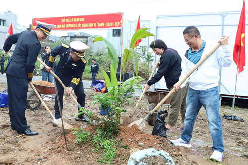 Vùng 3 Hải quân hưởng ứng Đề án 'Trồng một tỷ cây xanh'