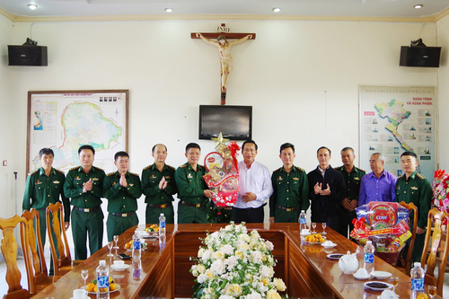 Bộ đội Biên phòng tỉnh Đắk Nông chúc mừng Giáng sinh các cơ sở tôn giáo