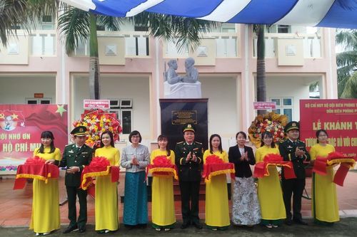 Đồn Biên phòng Phú Lộc khánh thành Tượng đài 'Bác Hồ với chiến sỹ Biên phòng'