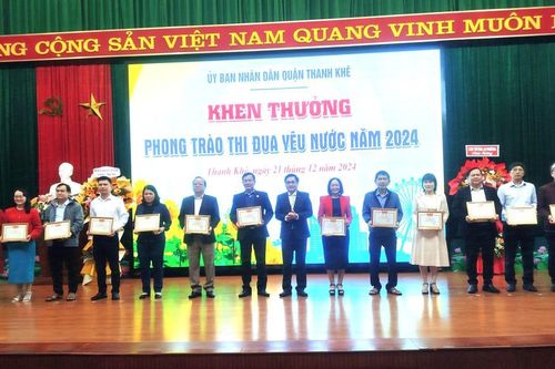 Khen thưởng 116 tập thể và 238 cá nhân trong phong trào thi đua yêu nước