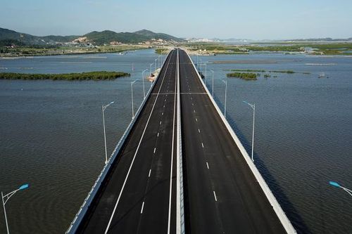Trục cao tốc phía Đông liên kết thúc đẩy chuỗi sản xuất thông minh