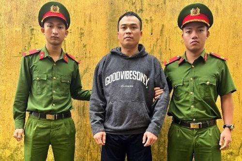 Phát hiện 'con nghiện' tàng trữ 'hàng nóng'