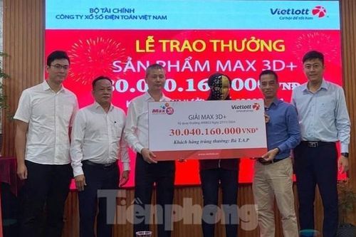 TPHCM 24/7: Người phụ nữ trúng cùng lúc 30 giải đặc biệt Vietlott; Lạnh 20 độ dịp Giáng sinh