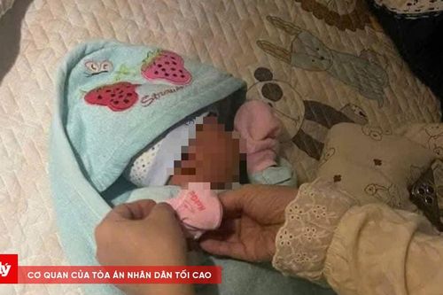 Cháu bé sơ sinh bị bỏ rơi trước cửa nhà dân