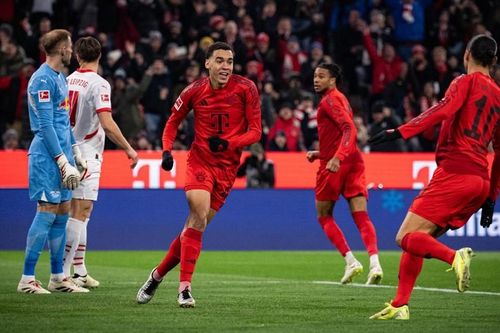Harry Kane tái xuất, Bayern Munich đại thắng '5 sao'