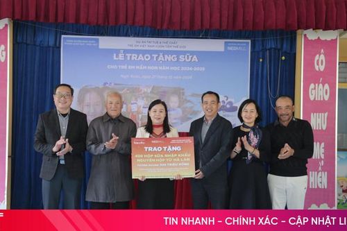 Trao tặng sữa trị giá 306 triệu đồng cho trẻ mầm non khó khăn ở Nghi Xuân
