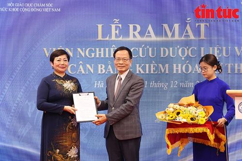 Ra mắt Viện Nghiên cứu Dược liệu Việt và Cân bằng Kiềm hóa Cơ thể