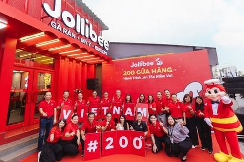 200 cửa hàng Jollibee đánh dấu chặng đường lan tỏa niềm vui ẩm thực đến mọi nhà