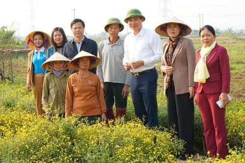 Phụ nữ Hưng Yên tích cực phân loại, xử lý rác thải sinh hoạt tại hộ gia đình, góp phần xây dựng nông thôn mới