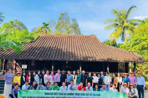 Tọa đàm 'Thực trạng và giải pháp khai thác, phát triển sản phẩm du lịch đường sông gắn với chợ nổi Long Xuyên'