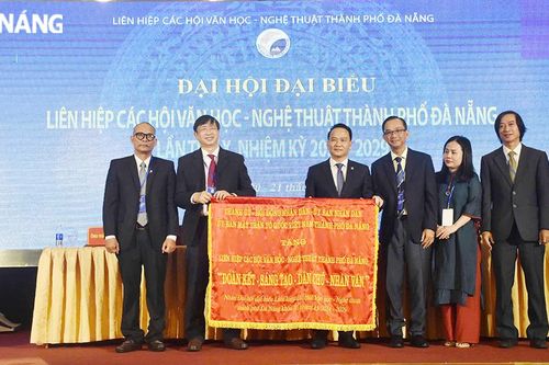 Hoạt động văn học, nghệ thuật đóng góp thiết thực vào sự nghiệp văn hóa, đời sống tinh thần người dân