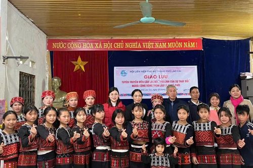 Giao lưu tuyên truyền viên câu lạc bộ 'Thủ lĩnh của sự thay đổi'