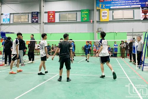 Phú Lương: Gần 500 học sinh tham dự Giải Cầu lông, Đá cầu