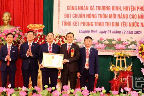 Thượng Đình đón Bằng công nhận xã đạt chuẩn nông thôn mới nâng cao