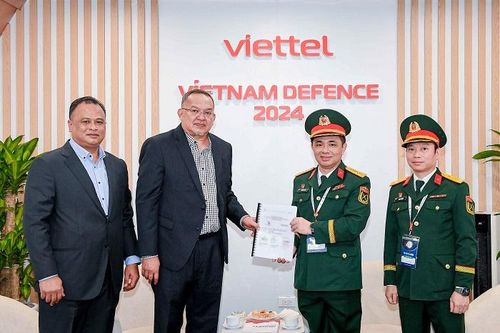 Viettel High Tech được trao chứng nhận sản phẩm Thông tin quân sự từ Bộ Quốc phòng Malaysia