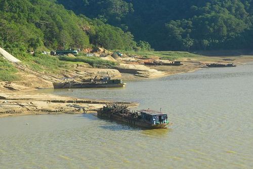 Lãng phí khoáng sản kiểu 'chở củi về rừng' ở Lâm Đồng