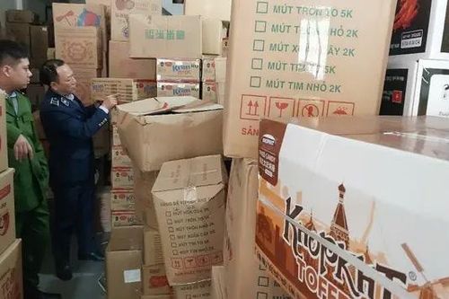 Phát hiện cơ sở đóng gói thực phẩm không rõ nguồn gốc