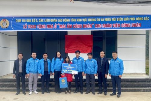 Trao tặng nhà ở 'Mái ấm công đoàn' cho đoàn viên công đoàn
