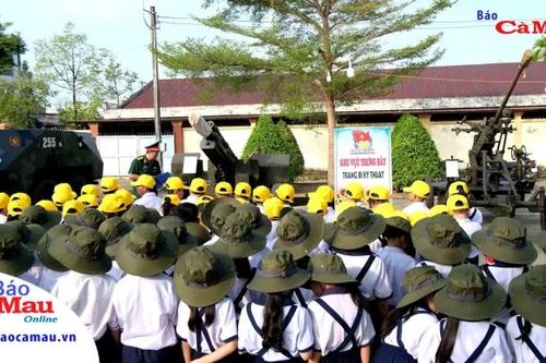 Kế thừa, tiếp nối truyền thống anh hùng