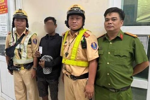 CSGT TPHCM tuần tra trong đêm phát hiện 2 trường hợp dương tính ma túy