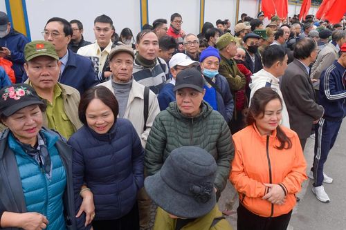 Hàng chục nghìn người xếp hàng tham quan triển lãm Quốc phòng Việt Nam 2024