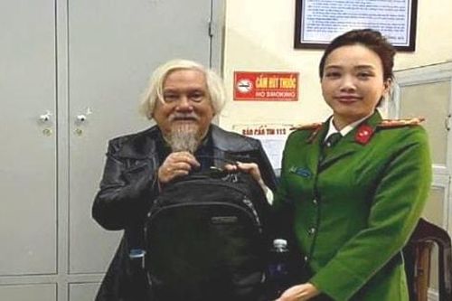 Tìm tài sản bị quên trên taxi trả lại người cao tuổi