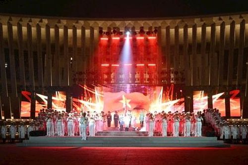 Hào hùng chương trình chính luận nghệ thuật 'Con đường lịch sử'