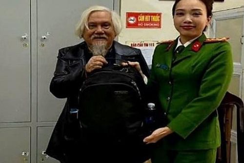 Tìm tài sản bị quên trên xe taxi cho cụ ông 73 tuổi