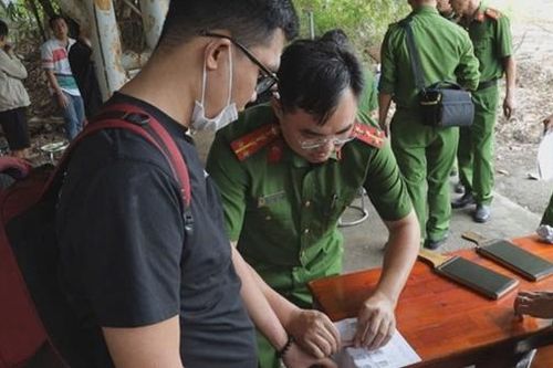 Trần tình cay đắng của những người trở về từ hang ổ của bọn buôn người