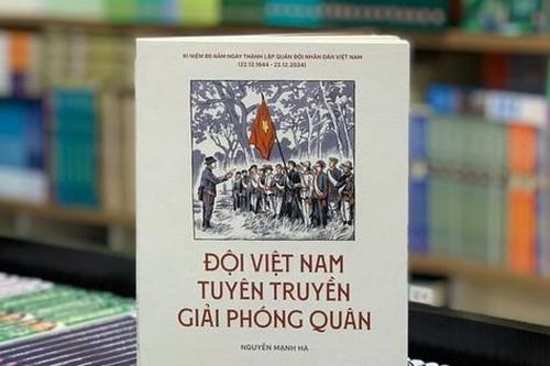 Cuốn sách giúp bạn tìm hiểu về lịch sử Đội Việt Nam Tuyên truyền Giải phóng quân