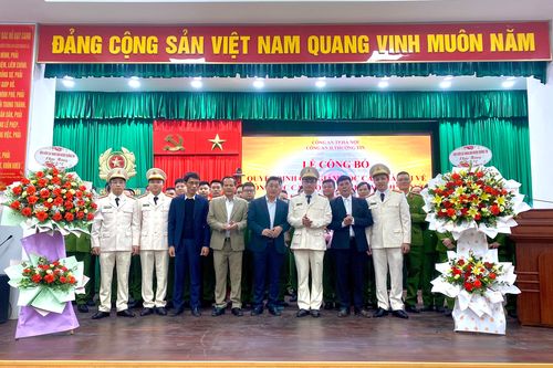Công an huyện Thường Tín công bố quyết định tổ chức bộ máy mới và điều động cán bộ