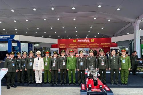 Nhiều sản phẩm an ninh hiện đại của Bộ Công an tại triển lãm Quốc phòng quốc tế Việt Nam 2024