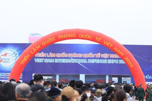 Kéo dài thời gian Triển lãm để phục vụ nhân dân