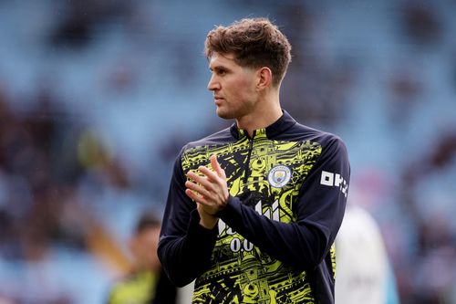Man City trả giá sau trận thua Aston Villa
