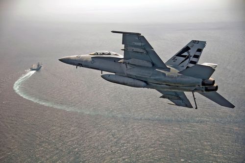Quân đội Mỹ tự bắn rơi một chiến đấu cơ F/A-18 trên Biển Đỏ