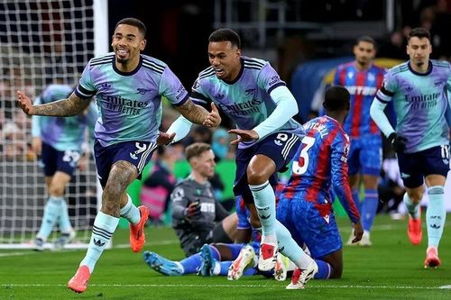 Gabriel Jesus ám ảnh Crystal Palace, Arsenal đại thắng khó tin nơi đất khách, tiếp tục đua vô địch