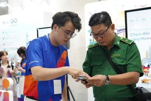 30.000 thẻ VikkiGO được phát cho người dân nhân khai trương tuyến metro TPHCM