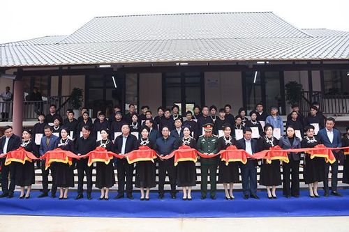 Thủ tướng Phạm Minh Chính dự khánh thành dự án tái thiết 3 khu dân cư Làng Nủ, Nậm Tông và Kho Vàng