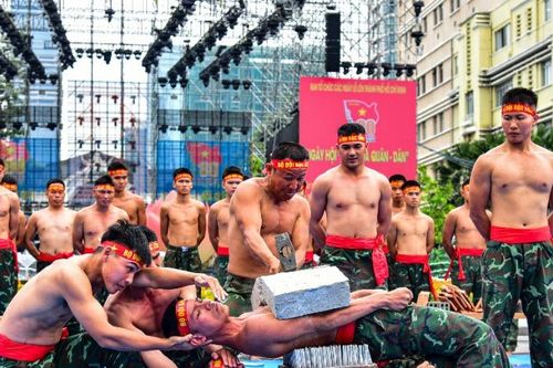 Ngày hội Văn hóa quân-dân chào mừng kỷ niệm 80 năm Ngày thành lập Quân đội nhân dân Việt Nam