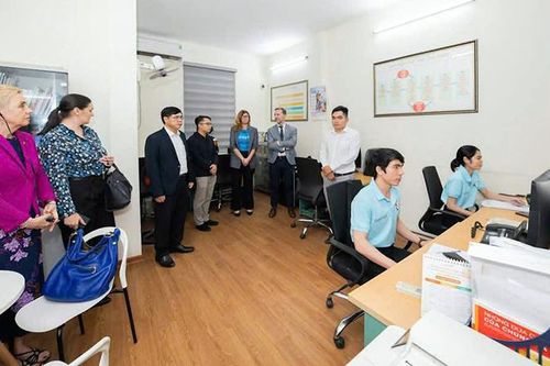 Cầu nối giúp trẻ thoát nạn bạo lực