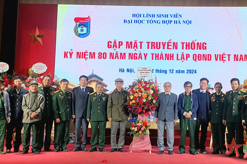 Ra mắt Ban liên lạc Hội Lính sinh viên Đại học Tổng hợp