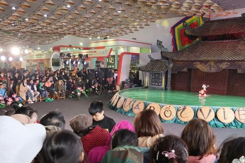 Không gian múa rối Việt Nam tại Triển lãm Quốc phòng quốc tế 2024 khiến khán giả trầm trồ
